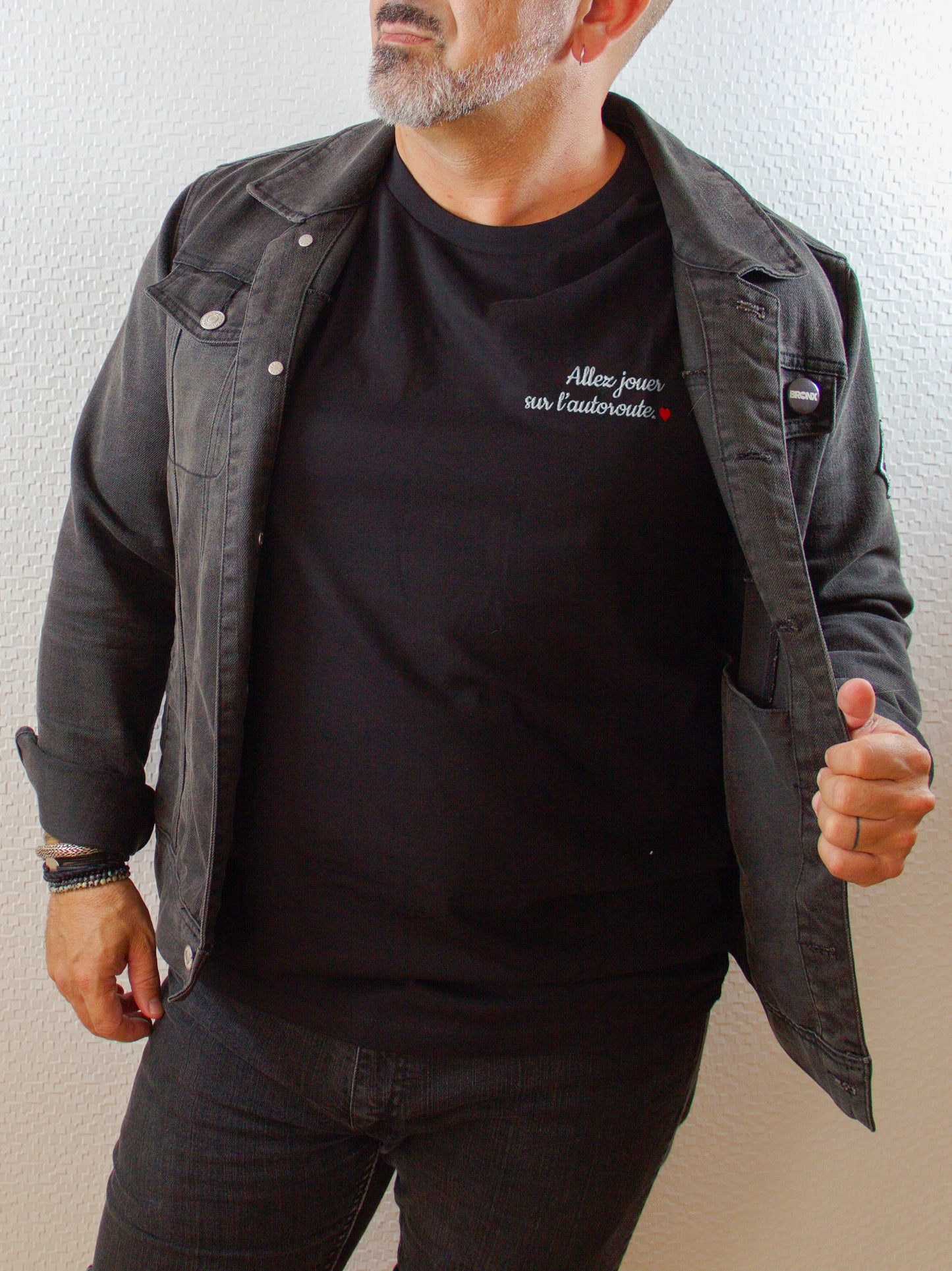 T-shirt bio unisexe : Allez jouer sur l'autoroute / Noir ou Bleu
