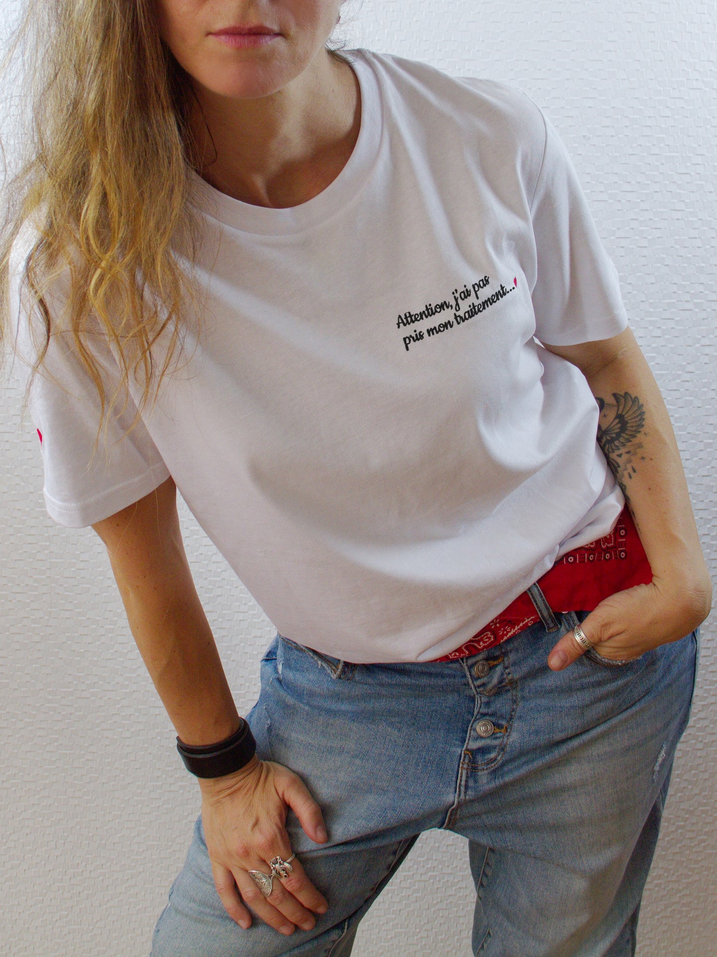 T-shirt bio unisexe : Attention j'ai pas pris mon traitement / Blanc ou Gris