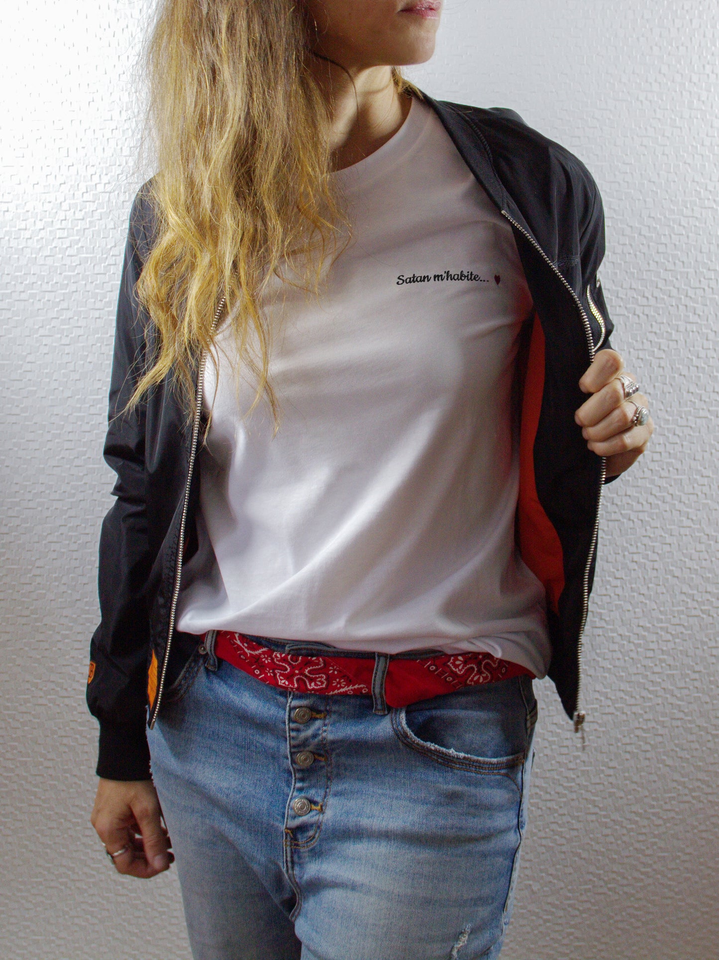 T-shirt bio unisexe : Satan m'habite... / Blanc ou Gris